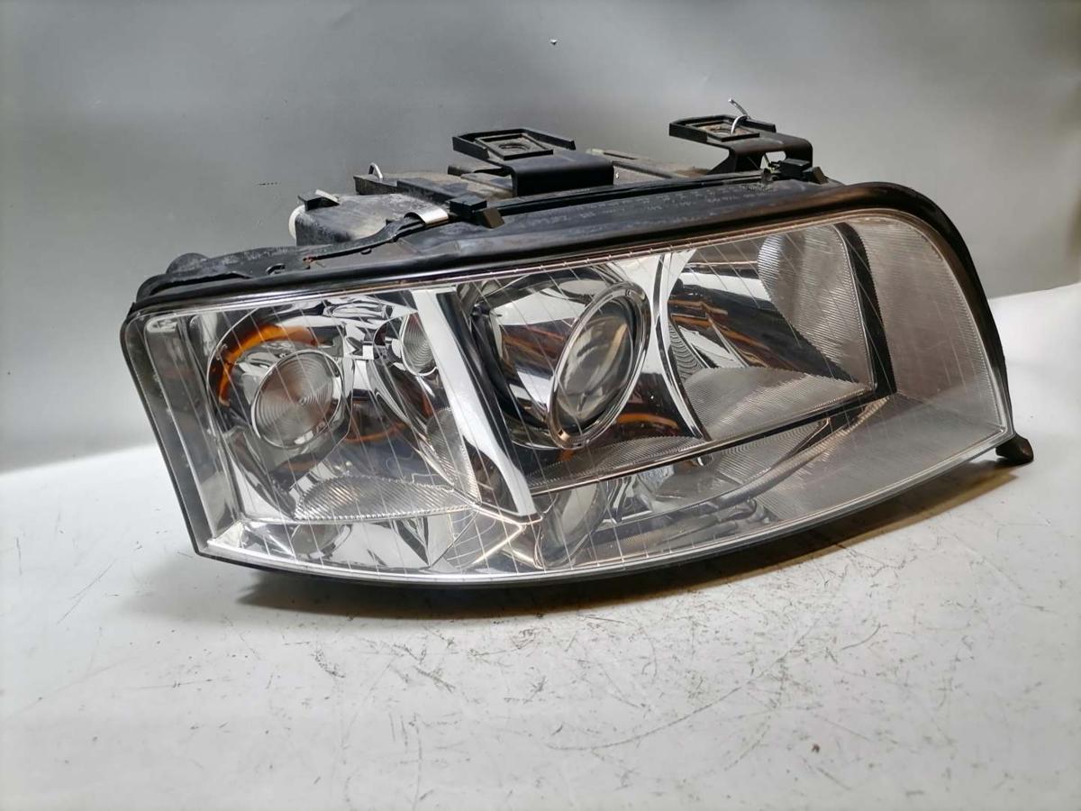 Audi A6 4B Bj.2004 original Xenonscheinwerfer vorn rechts